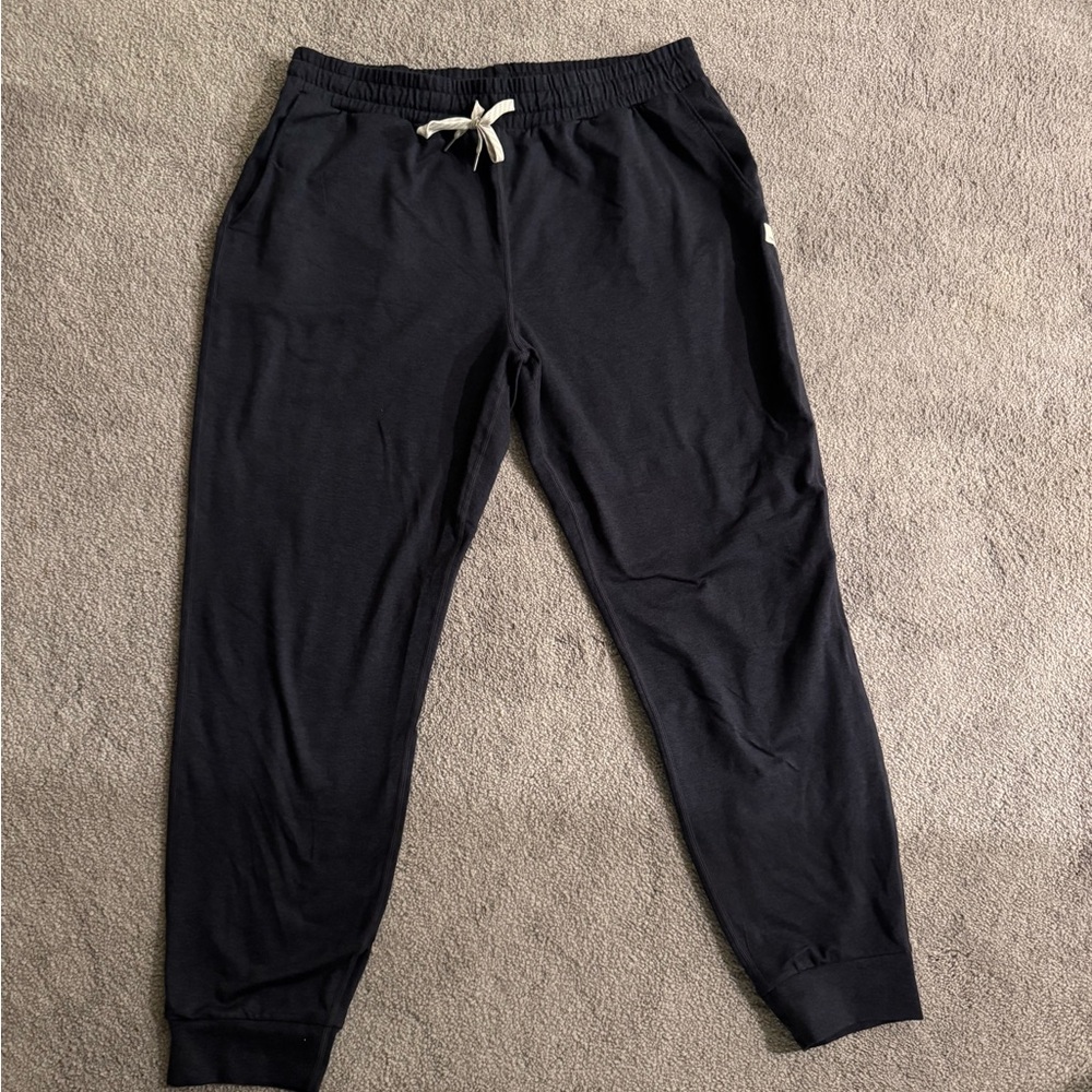 Vuori Women's Black Joggers with Cream Drawstring